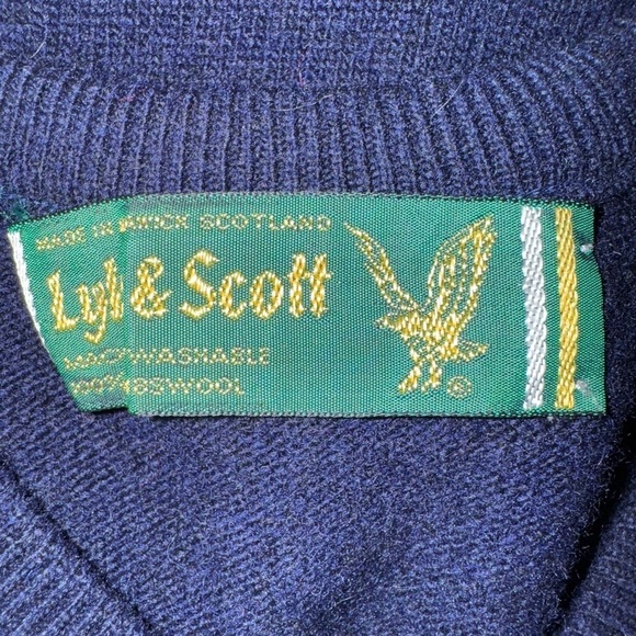 Lyle & Scott V-Neck 100% Wool Sweater from Gleneagles Golf Course in Scotland - Picture 5 of 8